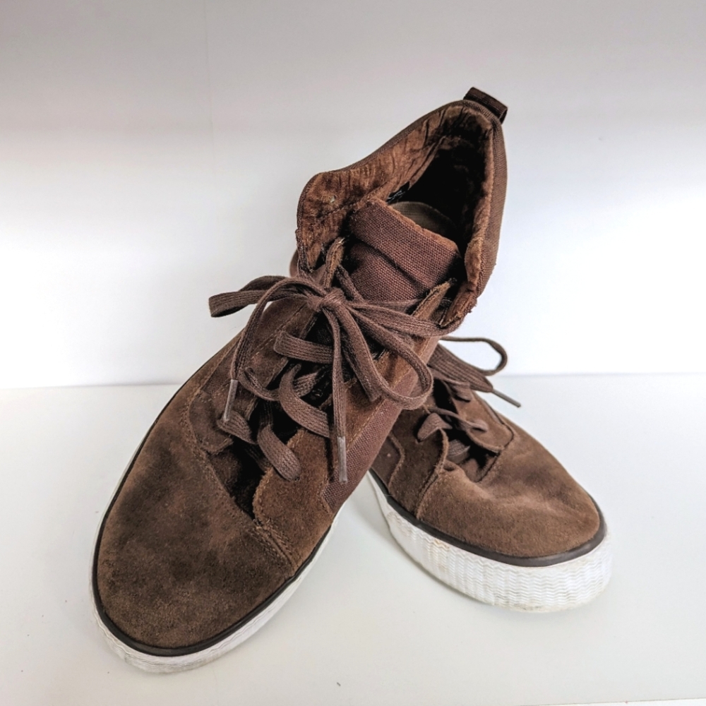Great Condition Leather Toms Sneakers